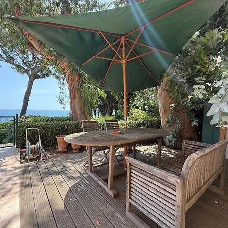 Directly On The Sea * Cannes