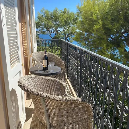 Directly On The Sea * Cannes